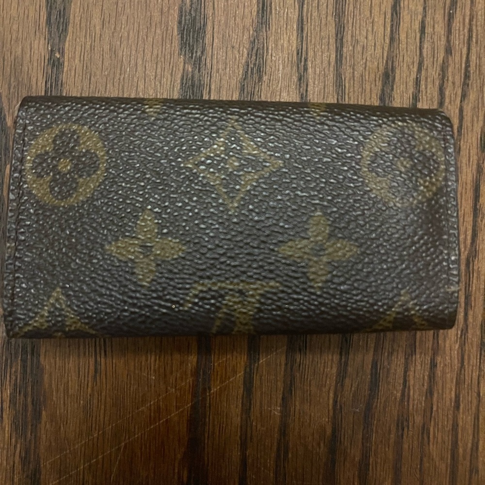 Louis Vuitton Brown Monogram Key Holder - Picture 2 of 10